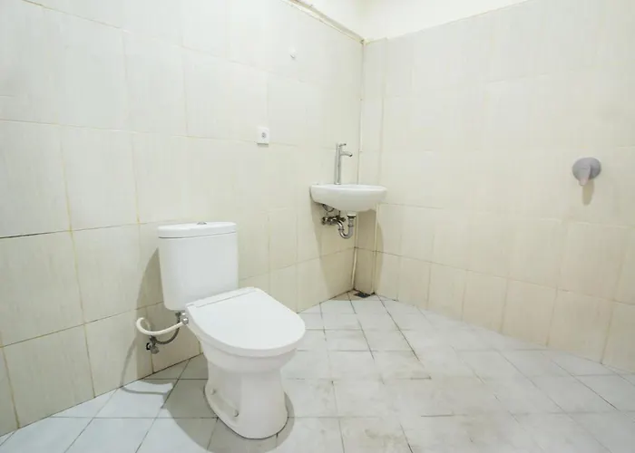 Quarto em Acomodações Particulares Azalea & *