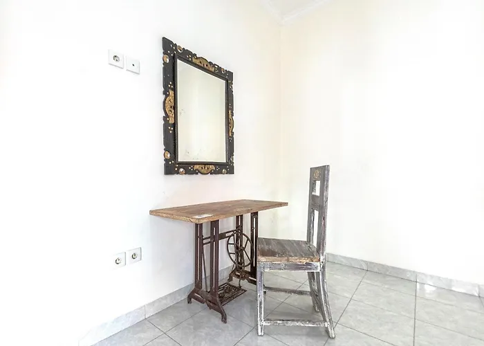 Quarto em Acomodações Particulares Azalea & Canggu